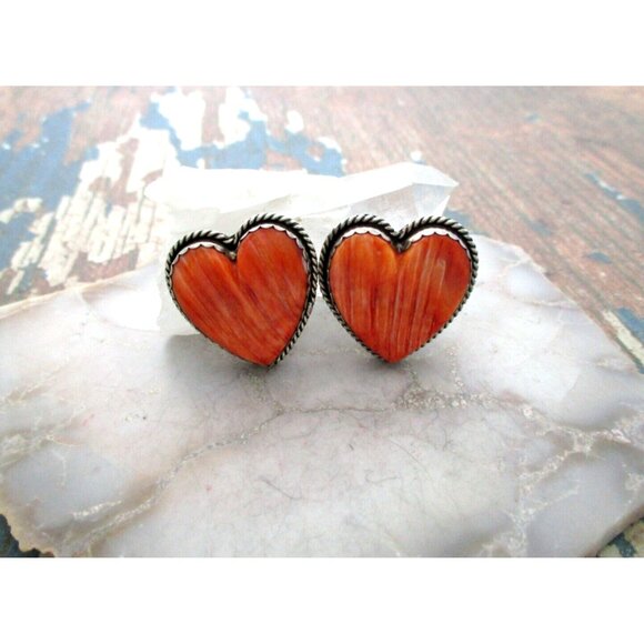 Joan Slifka Sterling Silver Spiny Oyster Heart Shaped Clip on Earrings - Picture 4 of 8